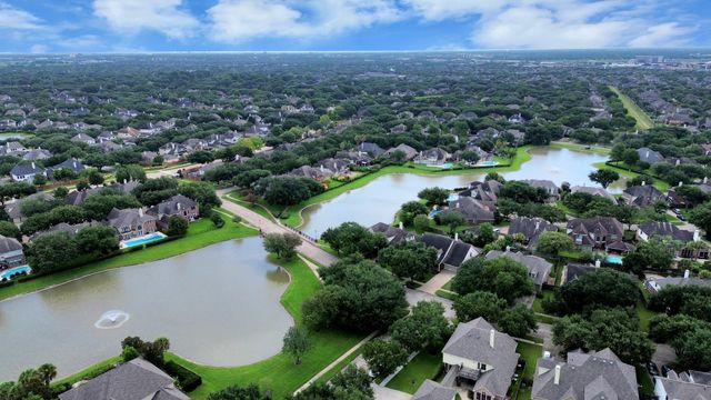 2002 Thorncrest Court, Sugar Land, TX 77479