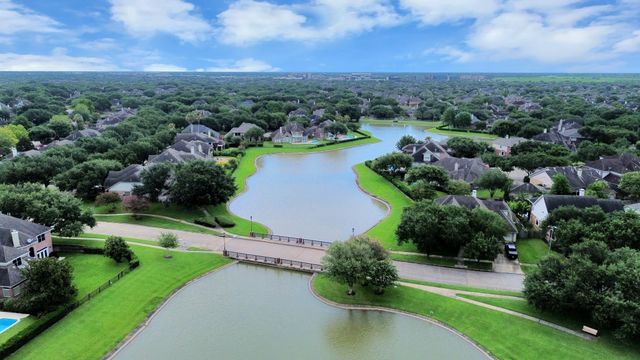 2002 Thorncrest Court, Sugar Land, TX 77479