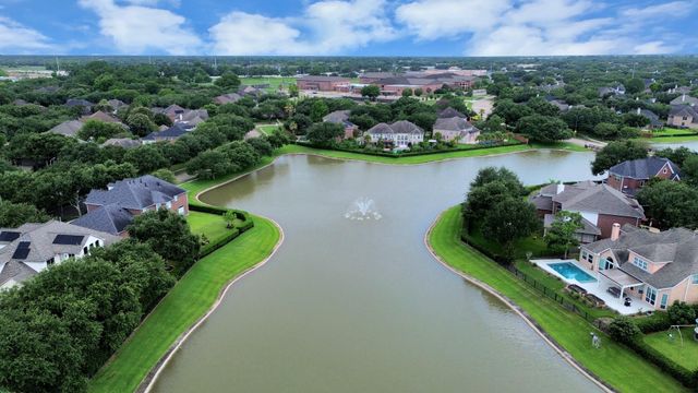 2002 Thorncrest Court, Sugar Land, TX 77479