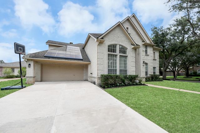 2002 Thorncrest Court, Sugar Land, TX 77479