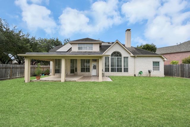 2002 Thorncrest Court, Sugar Land, TX 77479
