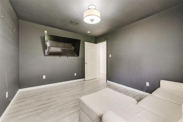 603 Pine Meadow Court, Arlington, TX 76012