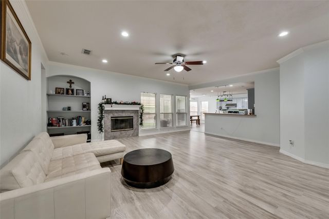 603 Pine Meadow Court, Arlington, TX 76012