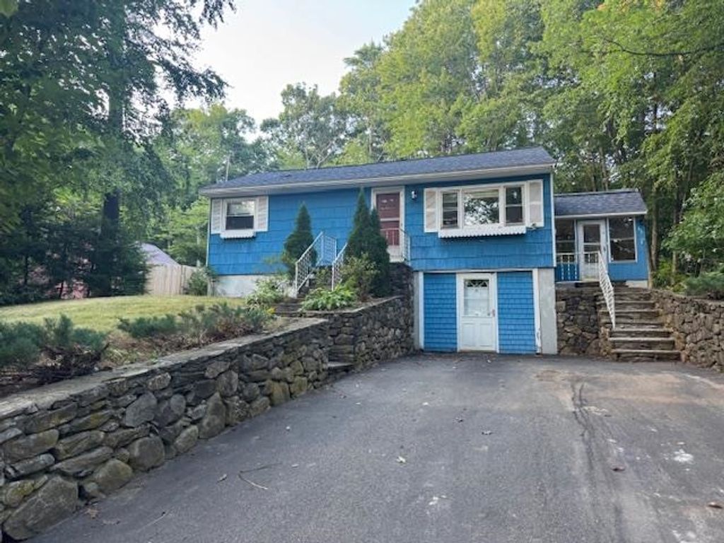 65 Langford Road, Raymond, NH 03077