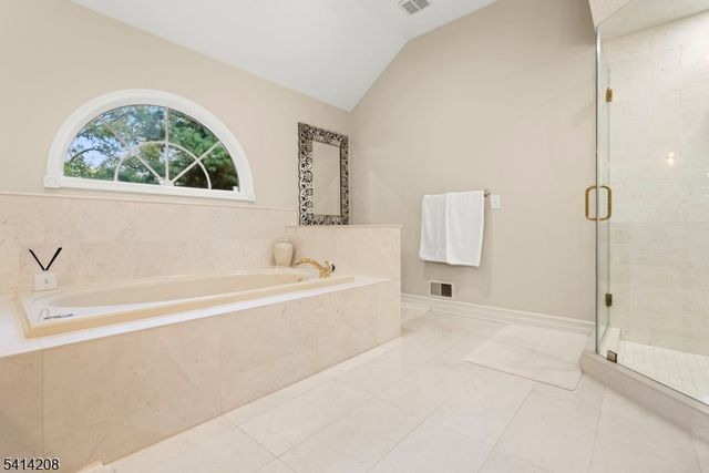 9 Woodland Ct, Wayne Twp., NJ 07470