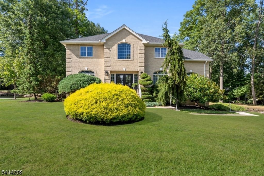9 Woodland Ct, Wayne Twp., NJ 07470
