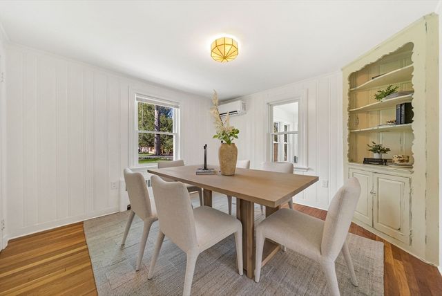 10 Bennett Rd, Wayland, MA 01778
