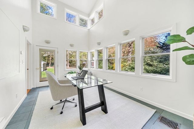 10 Bennett Rd, Wayland, MA 01778