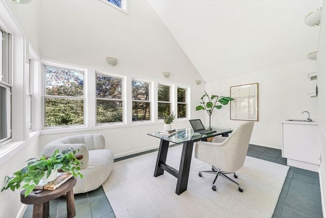 10 Bennett Rd, Wayland, MA 01778