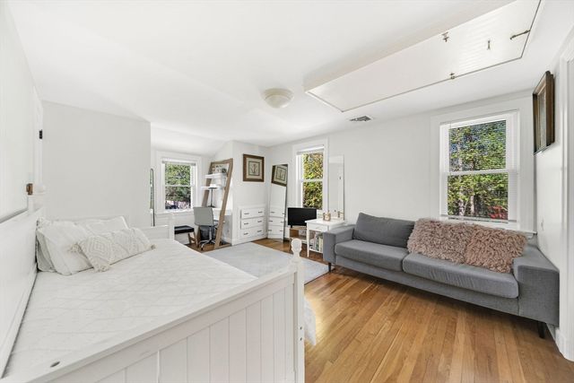 10 Bennett Rd, Wayland, MA 01778
