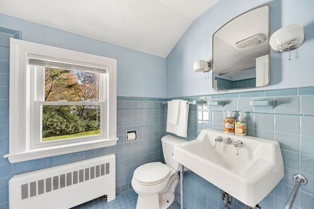 10 Bennett Rd, Wayland, MA 01778
