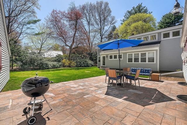 10 Bennett Rd, Wayland, MA 01778