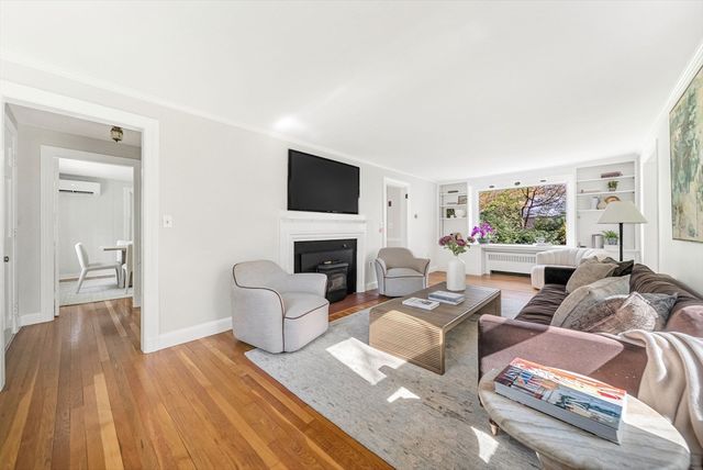 10 Bennett Rd, Wayland, MA 01778