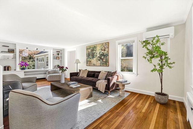 10 Bennett Rd, Wayland, MA 01778