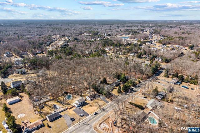 410 Leesville Road, Jackson, NJ 08527