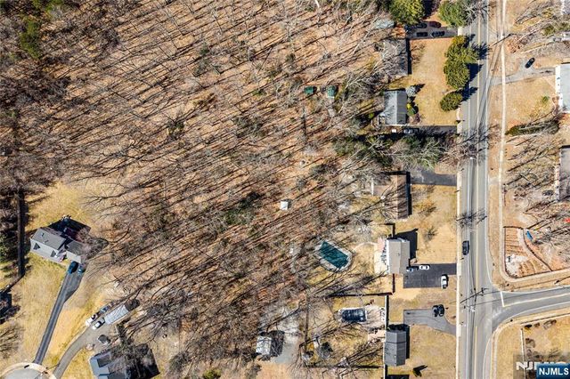 410 Leesville Road, Jackson, NJ 08527