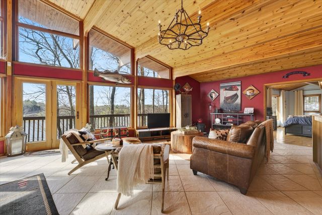 203 Whispering Hills Dr, Dover, TN 37058