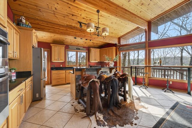 203 Whispering Hills Dr, Dover, TN 37058