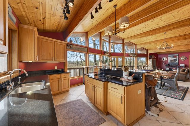 203 Whispering Hills Dr, Dover, TN 37058