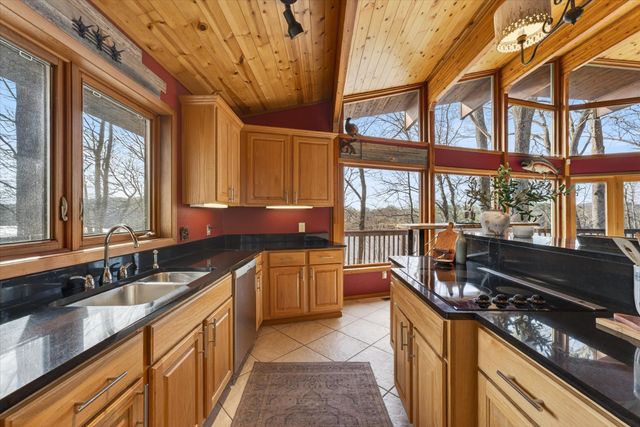 203 Whispering Hills Dr, Dover, TN 37058