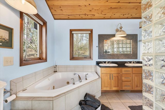 203 Whispering Hills Dr, Dover, TN 37058