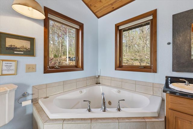 203 Whispering Hills Dr, Dover, TN 37058