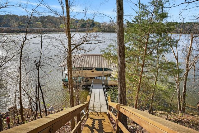 203 Whispering Hills Dr, Dover, TN 37058