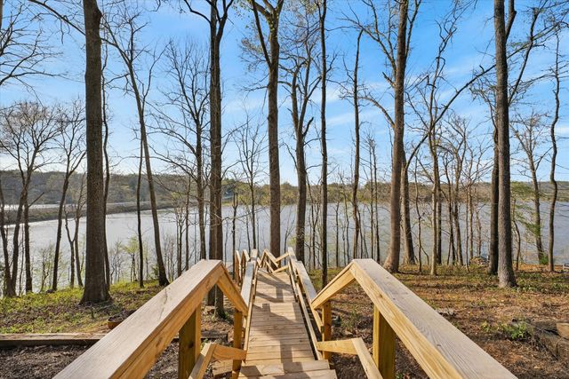 203 Whispering Hills Dr, Dover, TN 37058