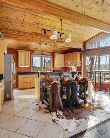 203 Whispering Hills Dr, Dover, TN 37058