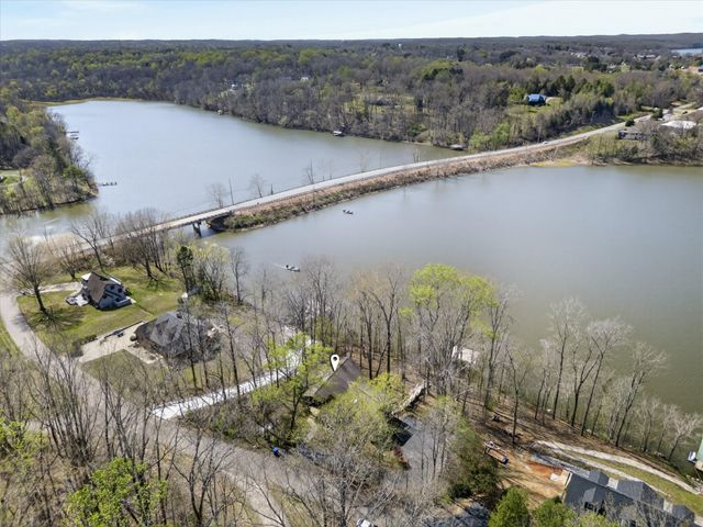 203 Whispering Hills Dr, Dover, TN 37058