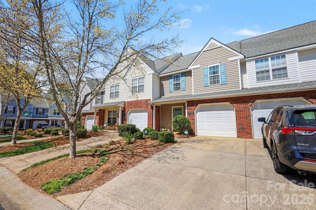 8652 Robinson Forest Drive, Charlotte, NC 28277