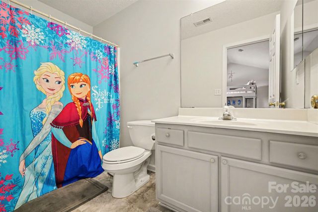 8652 Robinson Forest Drive, Charlotte, NC 28277