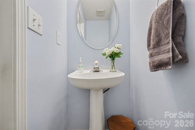 8652 Robinson Forest Drive, Charlotte, NC 28277