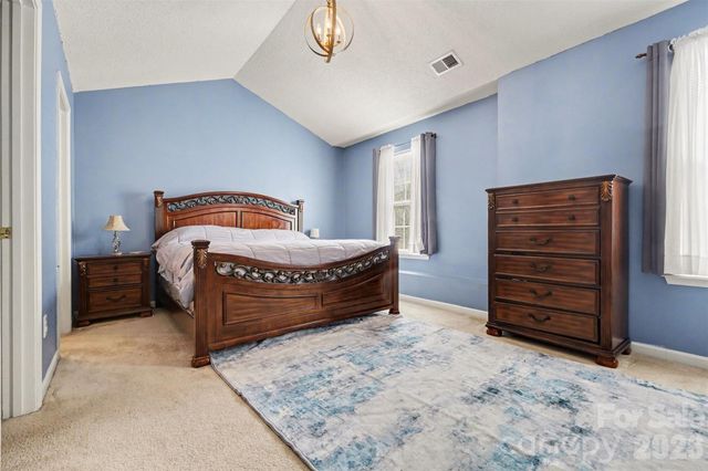 8652 Robinson Forest Drive, Charlotte, NC 28277