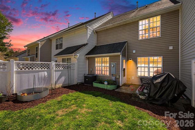 8652 Robinson Forest Drive, Charlotte, NC 28277