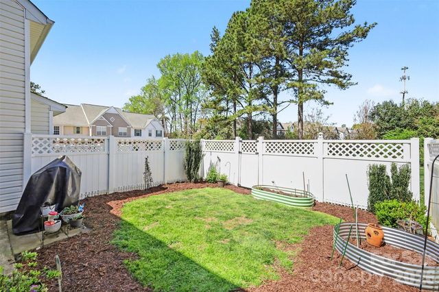 8652 Robinson Forest Drive, Charlotte, NC 28277