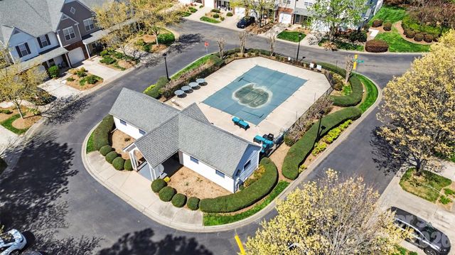 8652 Robinson Forest Drive, Charlotte, NC 28277