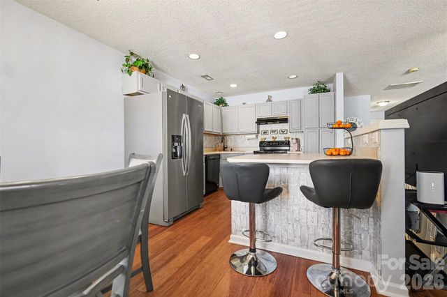 8652 Robinson Forest Drive, Charlotte, NC 28277