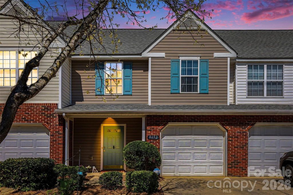 8652 Robinson Forest Drive, Charlotte, NC 28277