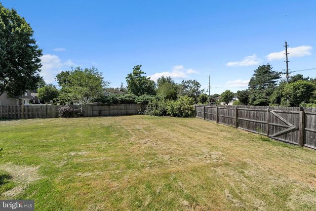 1 CHATEAU DR, Cherry Hill, NJ 08003