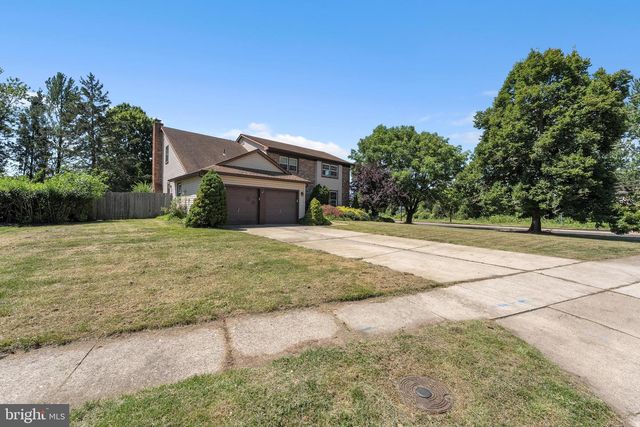 1 CHATEAU DR, Cherry Hill, NJ 08003