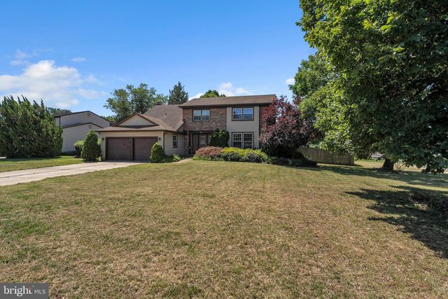 1 CHATEAU DR, Cherry Hill, NJ 08003