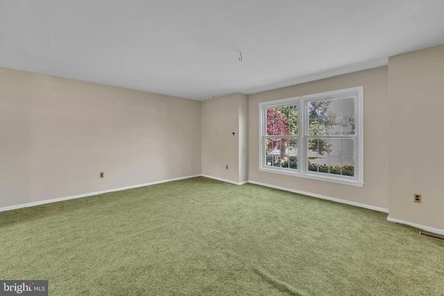 1 CHATEAU DR, Cherry Hill, NJ 08003