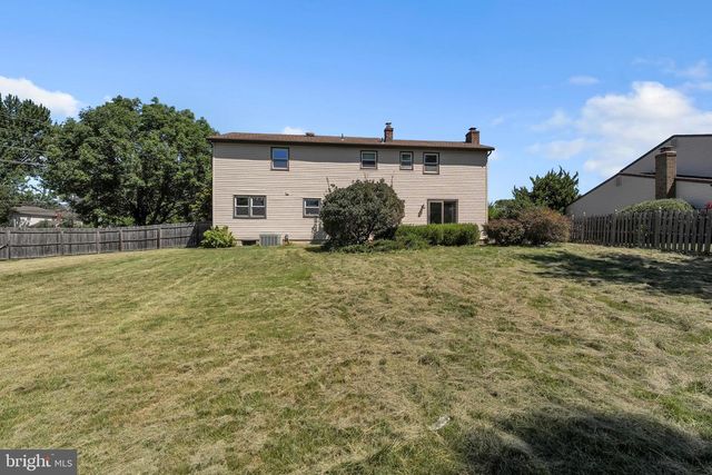 1 CHATEAU DR, Cherry Hill, NJ 08003