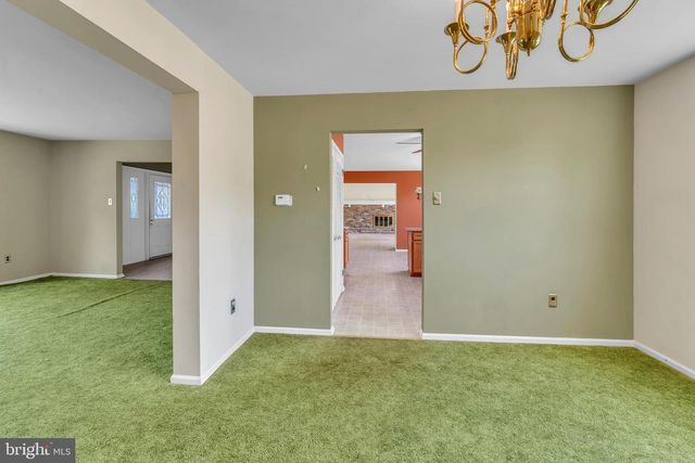 1 CHATEAU DR, Cherry Hill, NJ 08003