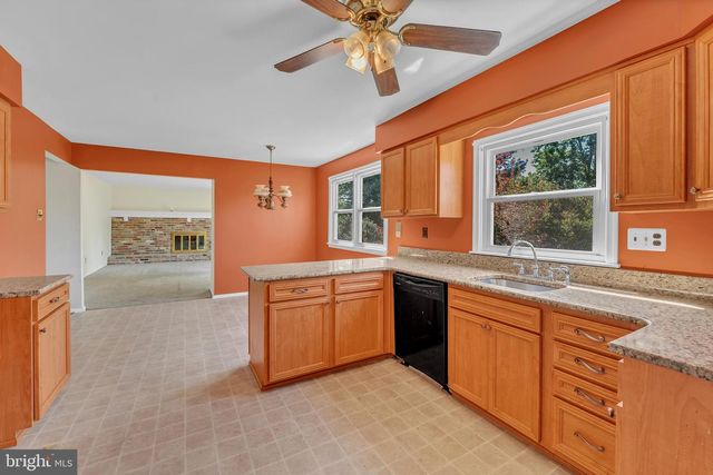 1 CHATEAU DR, Cherry Hill, NJ 08003