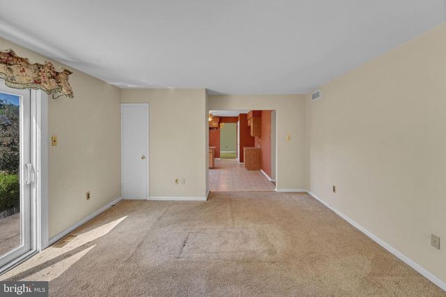 1 CHATEAU DR, Cherry Hill, NJ 08003