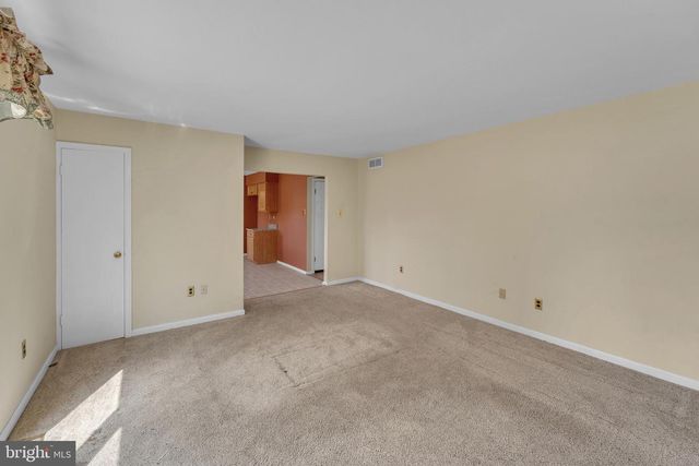 1 CHATEAU DR, Cherry Hill, NJ 08003