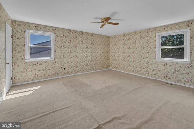 1 CHATEAU DR, Cherry Hill, NJ 08003