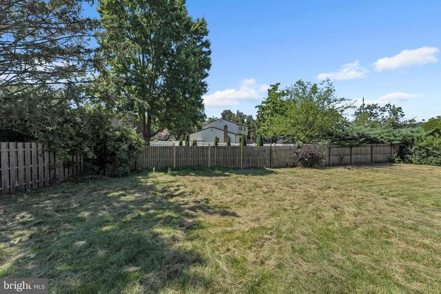 1 CHATEAU DR, Cherry Hill, NJ 08003
